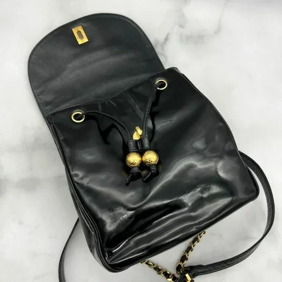 Authentic CHANEL Backpack Vintage Bag Patent Leather Black CC Turnlock Chain - Picture 5 of 10